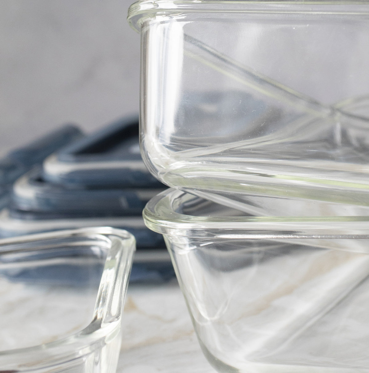 Glass container with lid