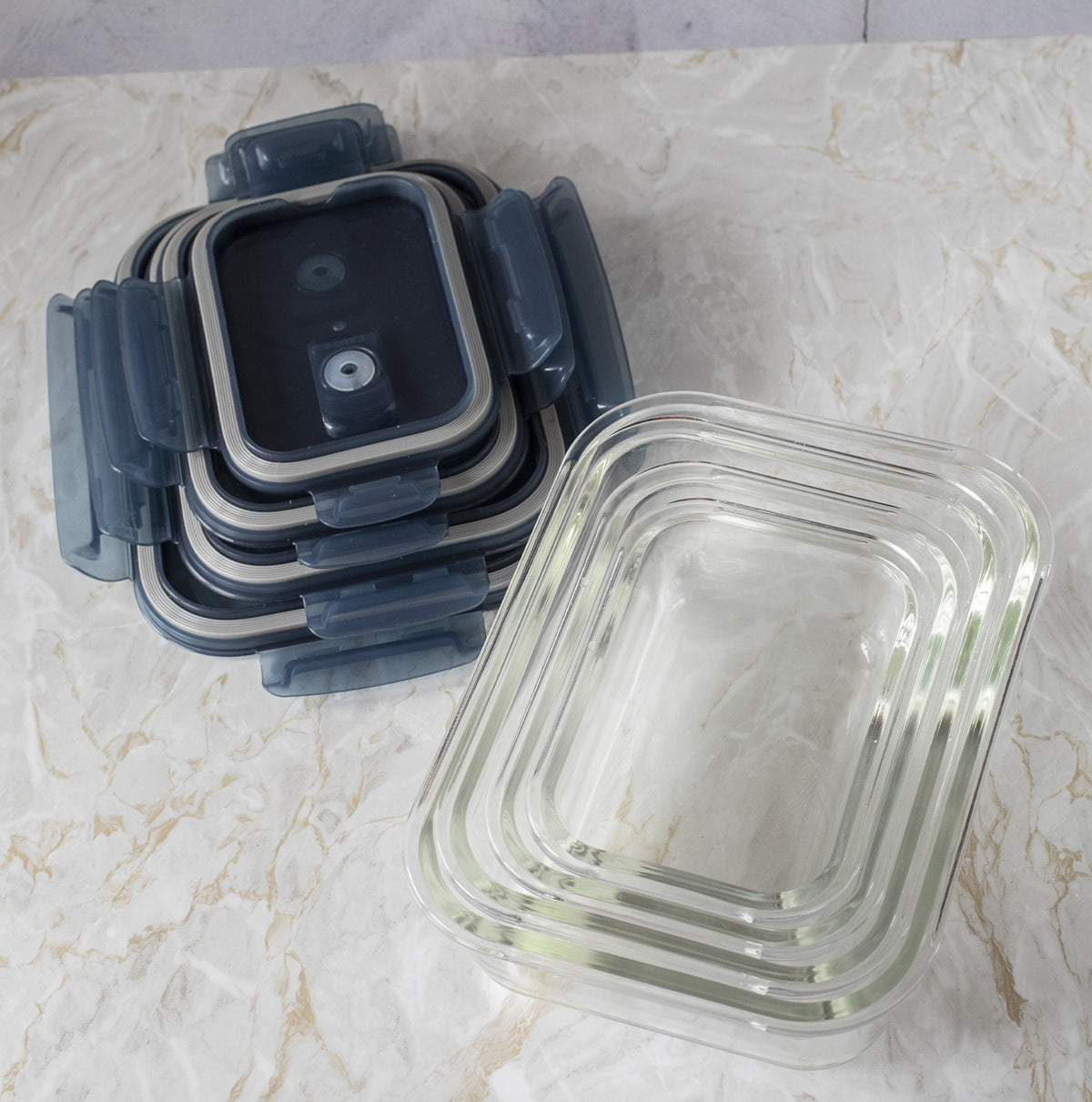Glass container with lid